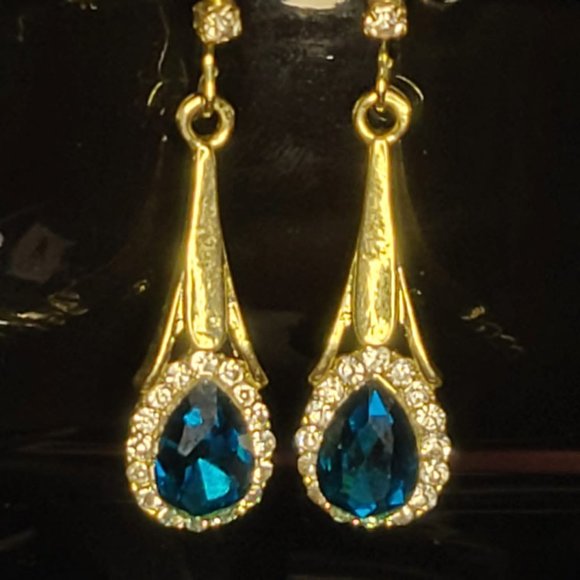 Brand New Exquisite Opal Blue Earrings - Picture 2 of 6